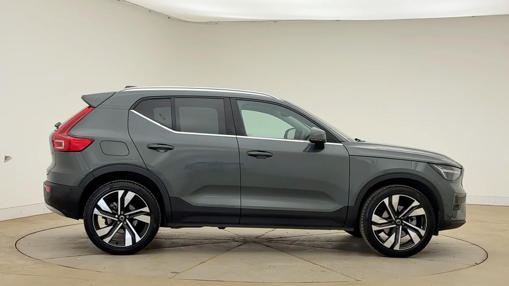 Volvo XC40 Ultra Bright RF25UVA Green #2
