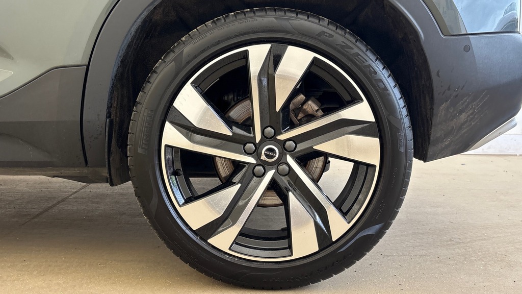 Volvo XC40 Ultra Bright RF25UVA Green #4