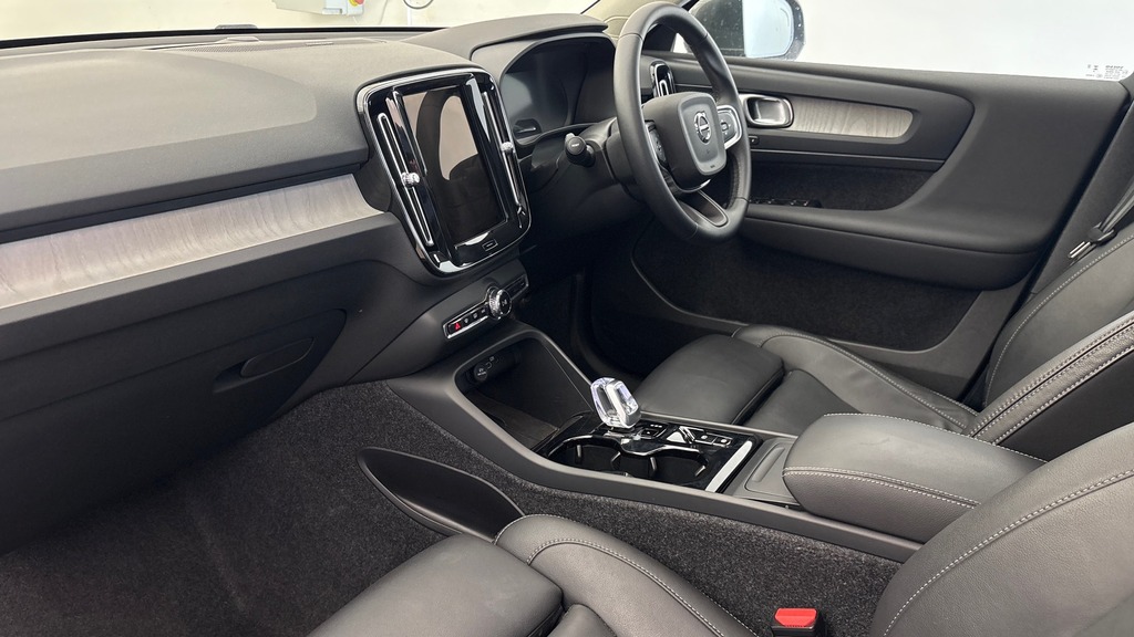 Volvo XC40 Ultra Bright RF25UVA Green #6