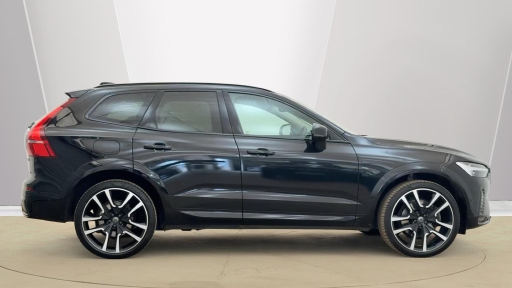 Volvo XC60 Ultimate Black #2
