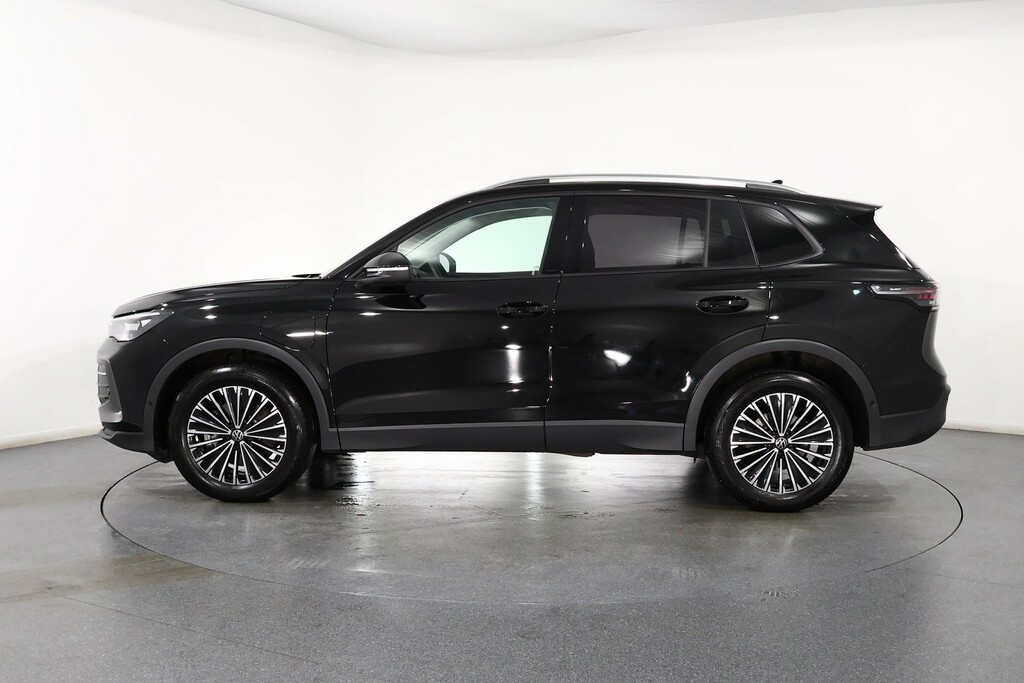 Volkswagen Tiguan Match Black #4