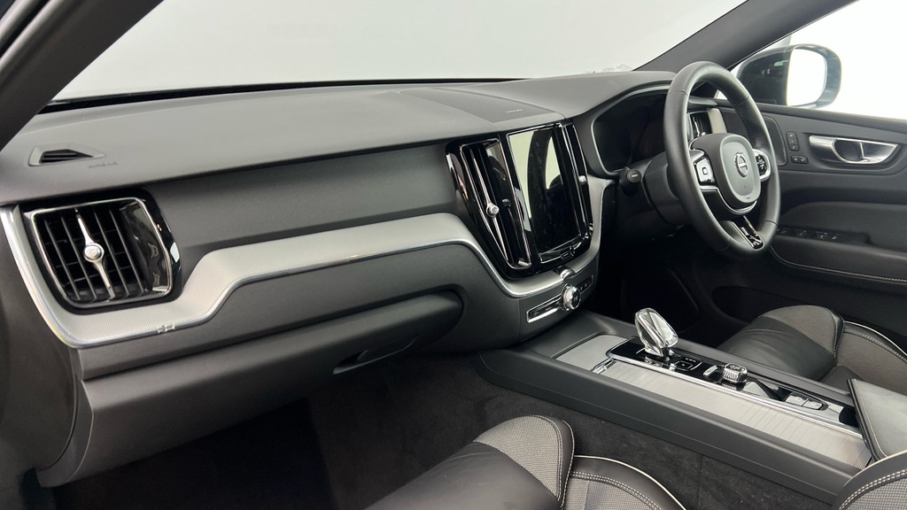 Volvo XC60 Plus Blue #6
