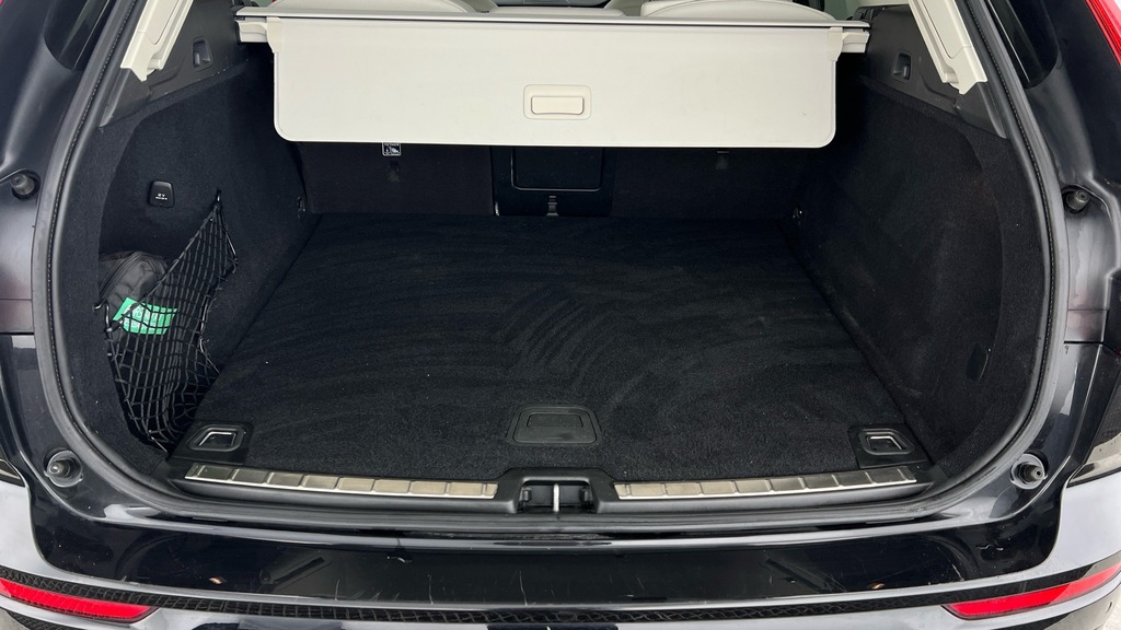 Volvo XC60 Plus Black #5
