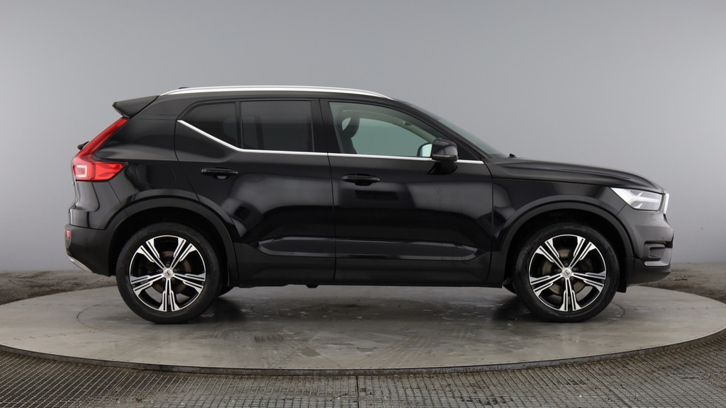 Volvo XC40 Inscription Pro NU22ZGG Black #2