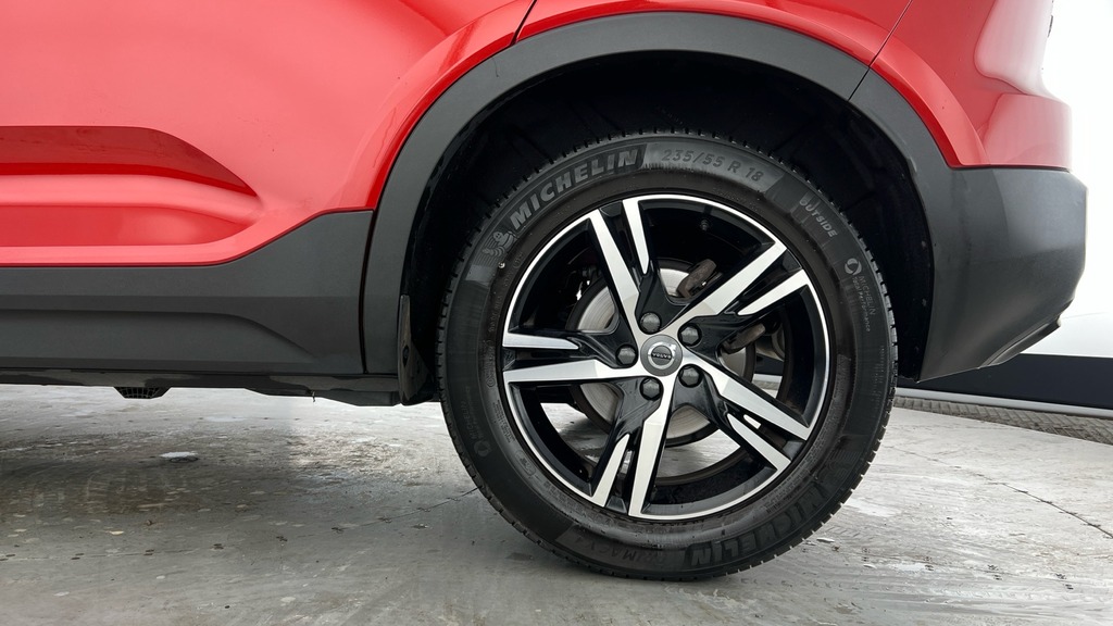Volvo XC40 R-design Red #4