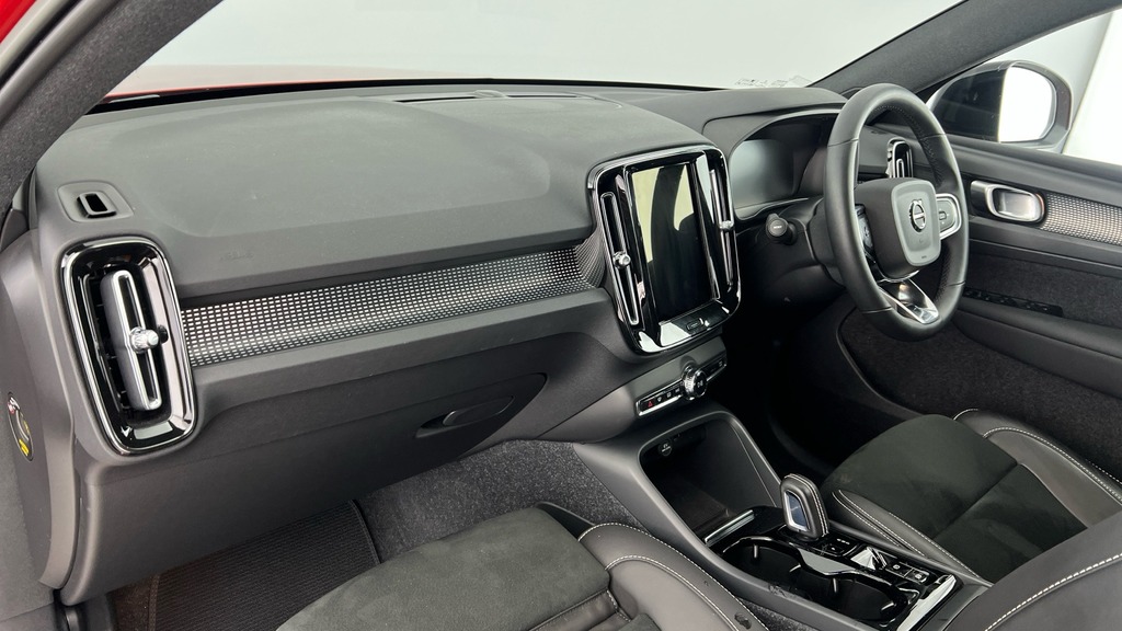 Volvo XC40 R-design Red #6