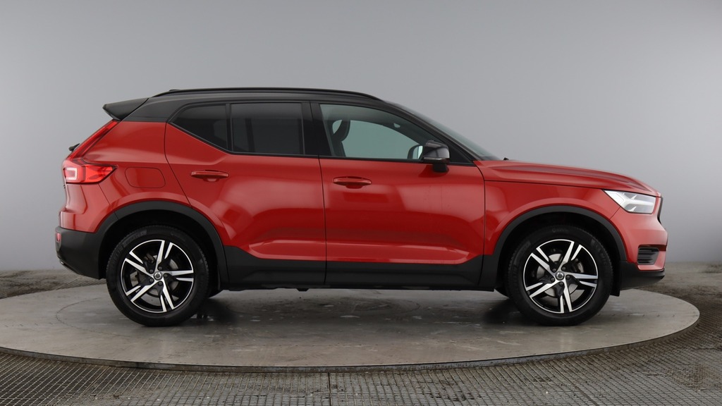 Volvo XC40 R-design Red #2