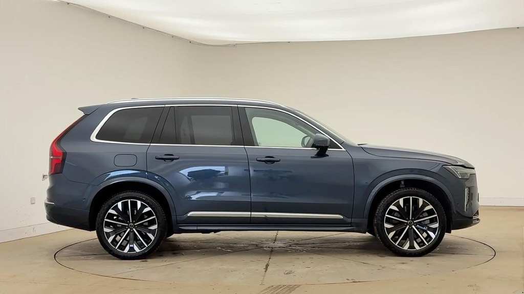 Volvo XC90 Ultra Bright RE25LTV Blue #2