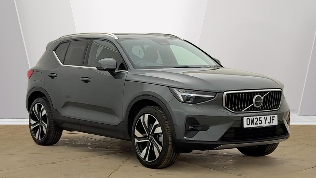 Volvo XC40 Ultra Bright Green