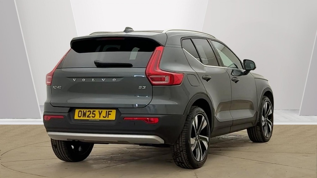 Volvo XC40 Ultra Bright OW25YJF Green #3