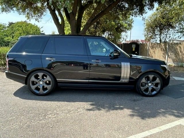 Land Rover Range Rover 4.4L Autobiography 5dr OV17HDH Black #3