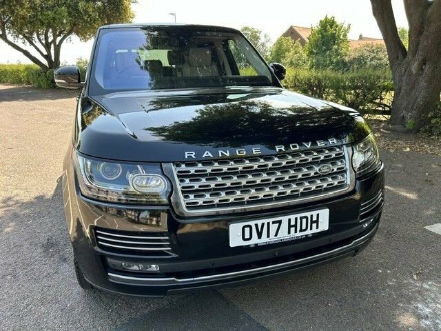 Land Rover Range Rover 4.4L Autobiography 5dr OV17HDH Black #2