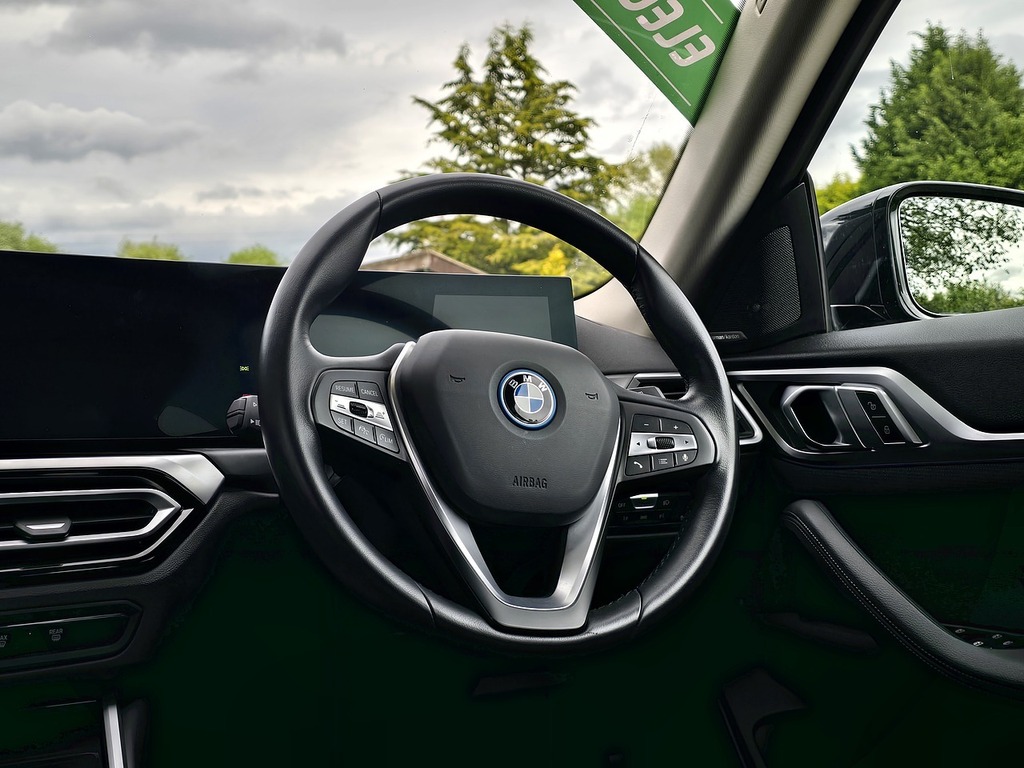 BMW i4 35 Sport Blue #6