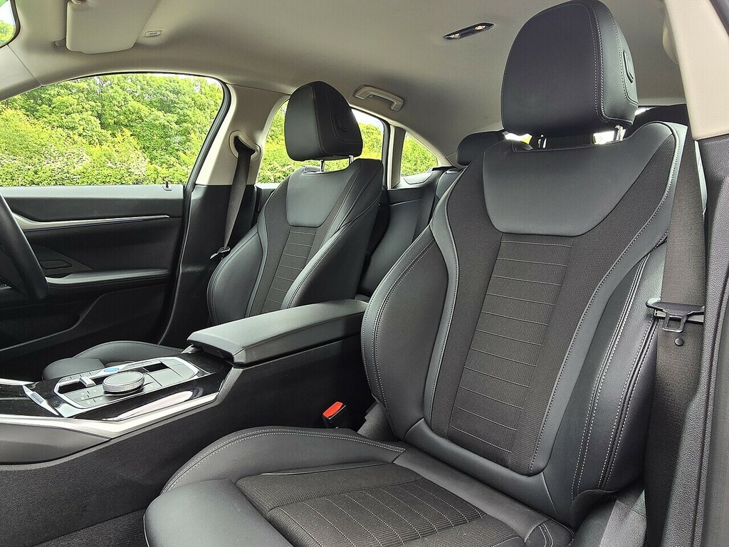 BMW i4 35 Sport Blue #3