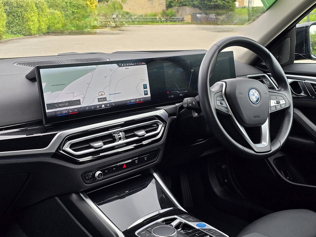 BMW i4 35 Sport Blue #2