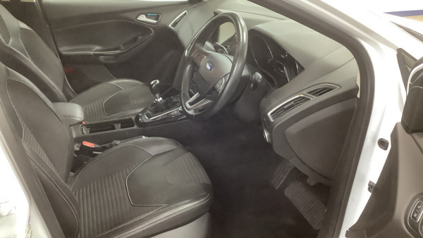 Ford Focus 1.0T Ecoboost Titanium X KJ16YAO White #3