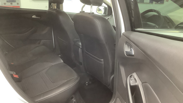Ford Focus 1.0T Ecoboost Titanium X KJ16YAO White #4