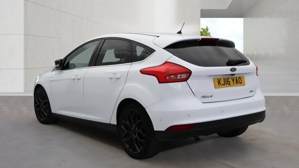Ford Focus 1.0T Ecoboost Titanium X KJ16YAO White #2