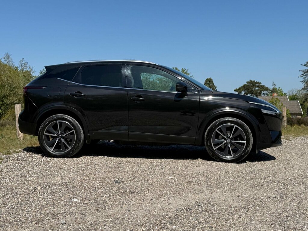 Nissan Qashqai 1.3 Dig-t Mhev Tekna Xtron Euro 6 Ss YE22JMU Black #2