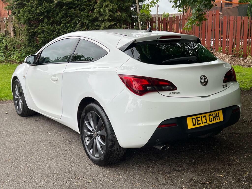 Vauxhall Astra GTC 1.4T Sri Euro 5 S S White #5