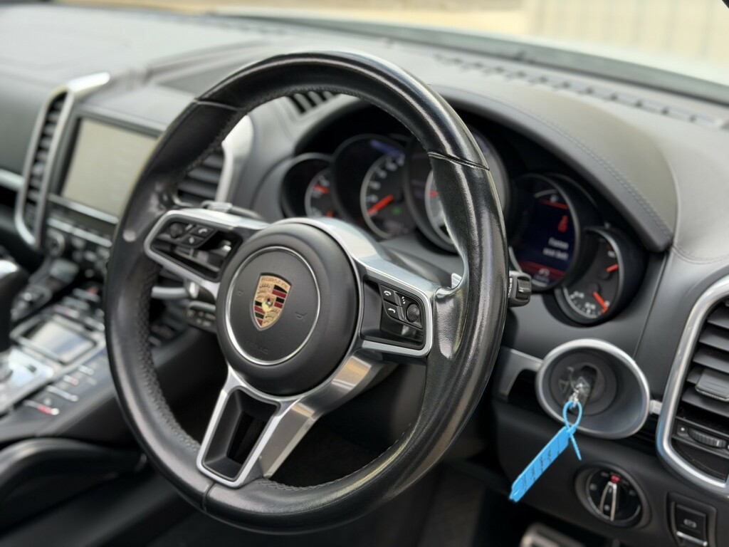 Porsche Cayenne Suv 4.2 Td V8 S 201616 CY16RUJ White #2