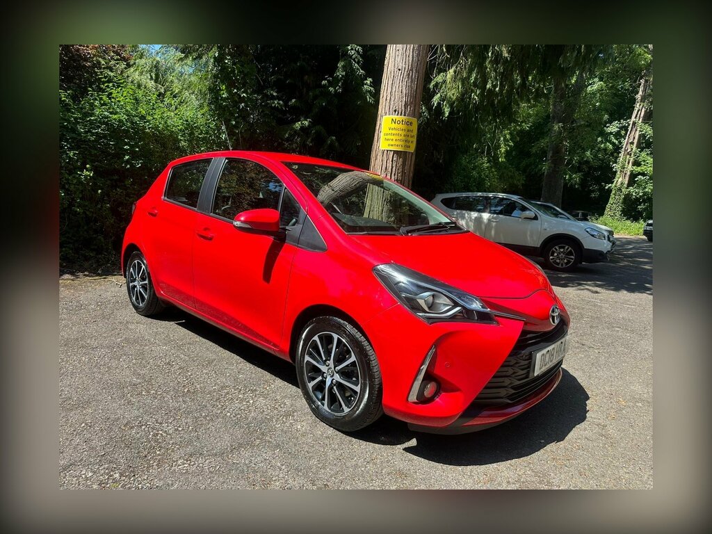 Toyota Yaris 1.5 Vvt-i Icon Tech Euro 6 Red #4