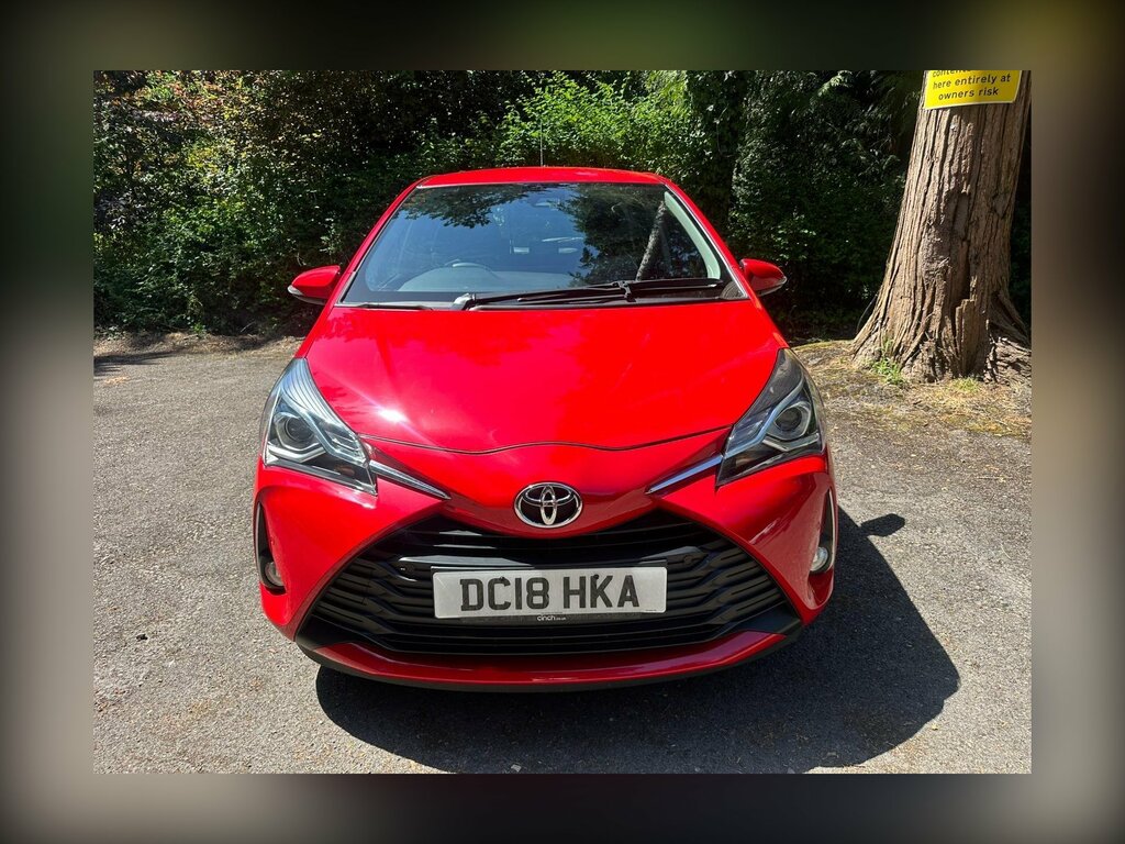 Toyota Yaris 1.5 Vvt-i Icon Tech Euro 6 Red #3
