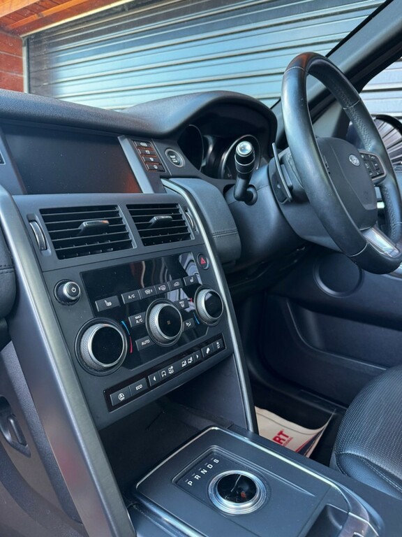 Land Rover Discovery Sport Suv 2.0 Td4 Landmark 2018 ST68KKO Black #3