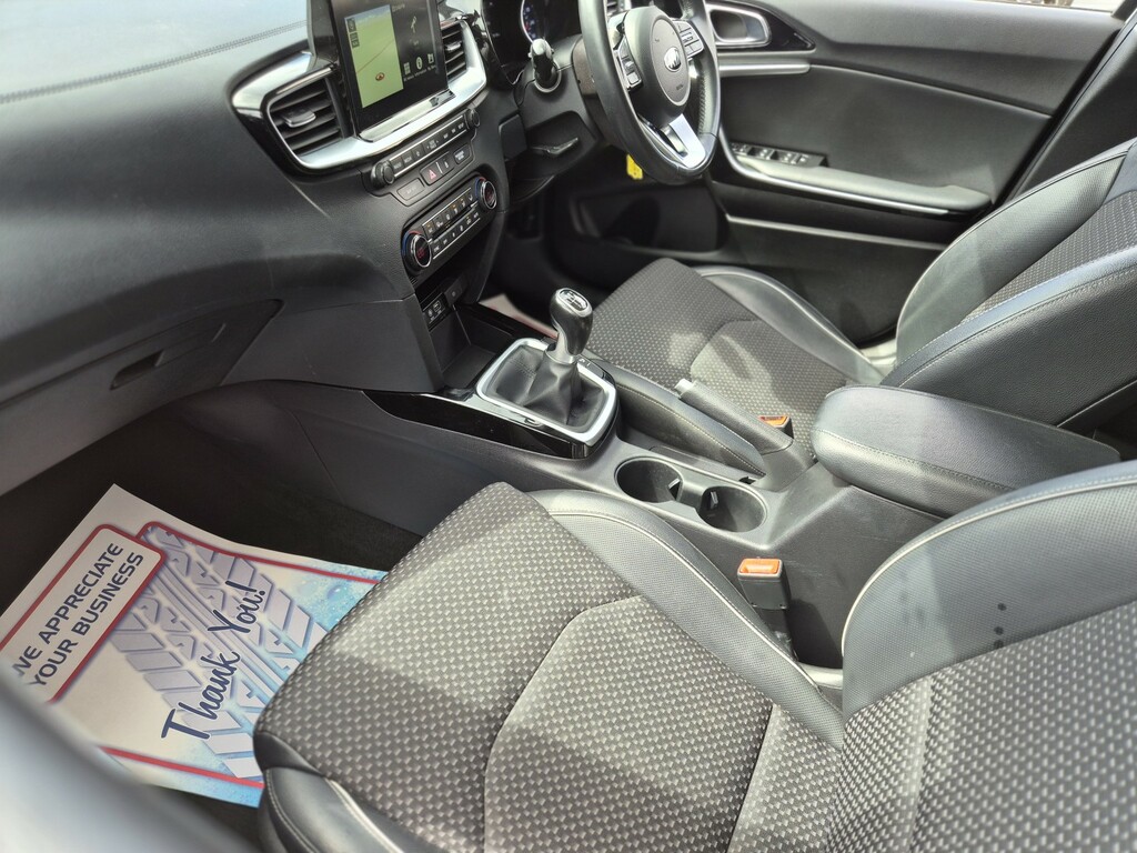 Kia Ceed Hatchback 1.6 Crdi 3 2019 CM17DOS White #5