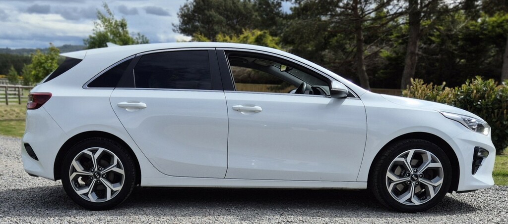 Kia Ceed Hatchback 1.6 Crdi 3 2019 CM17DOS White #3