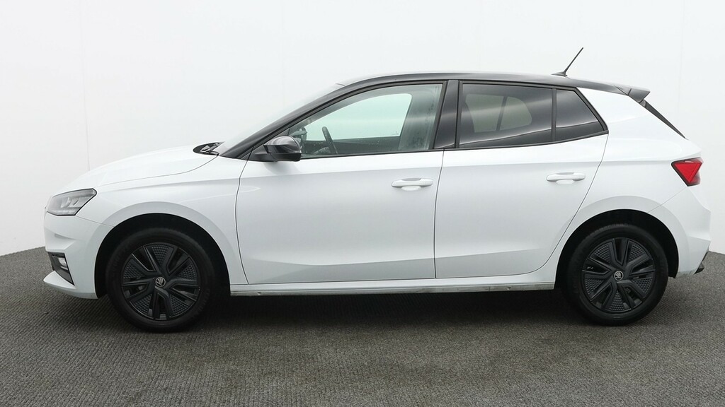 Skoda Fabia 1.0 Mpi Design Edition Hatchback FV25KLK White #4