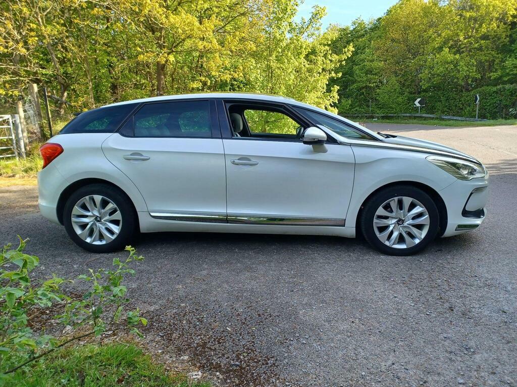 Citroen DS5 1.6 E-hdi Dstyle Etg6 Euro 5 S S White #3