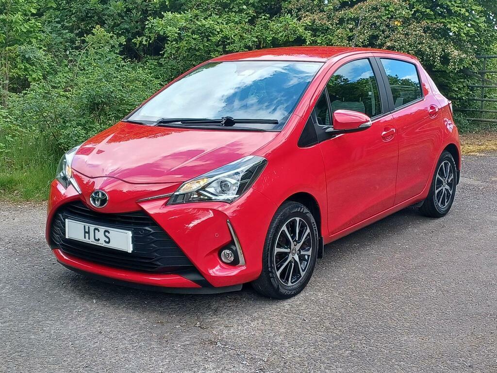 Toyota Yaris 1.5 Vvt-i Icon Tech Euro 6 Red #4