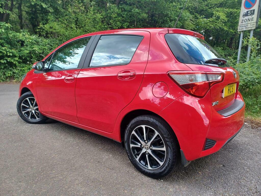 Toyota Yaris 1.5 Vvt-i Icon Tech Euro 6 Red #5