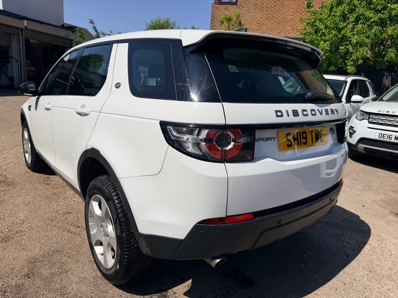 Land Rover Discovery Sport Ed4 Pure White #4