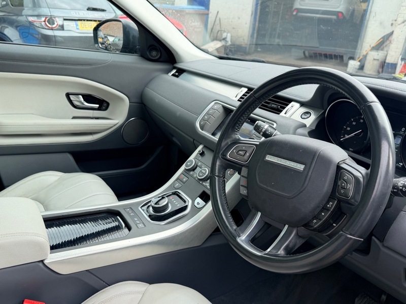 Land Rover Range Rover Evoque Td4 Se Tech MC66XPA Black #2