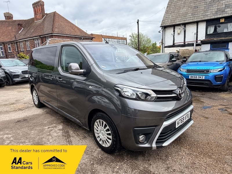 Toyota Verso D-4d L1 Shuttle Grey