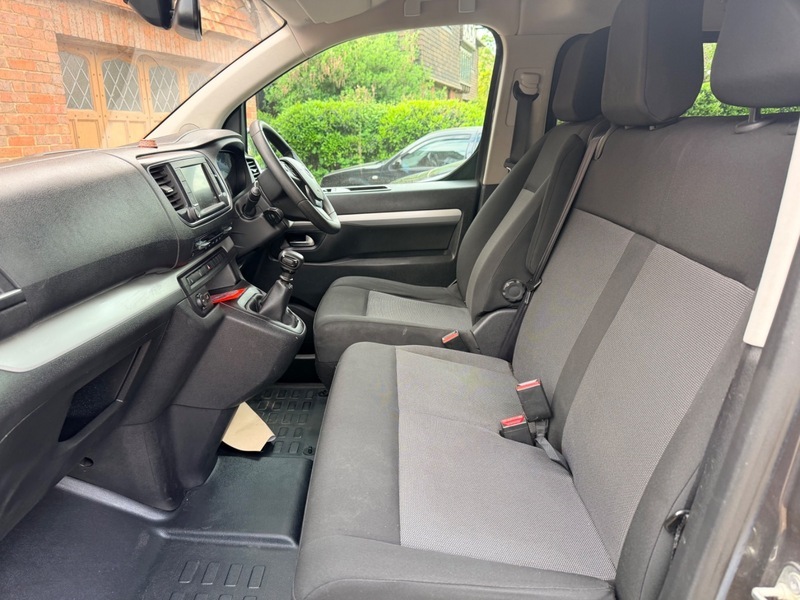 Toyota Verso D-4d L1 Shuttle Grey #3