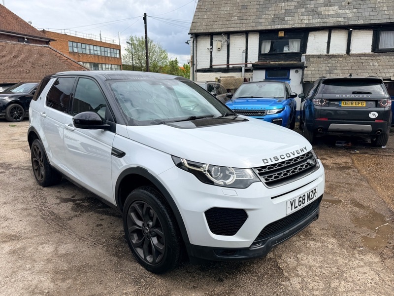 Land Rover Discovery Sport Td4 Landmark YL68NZR White #4