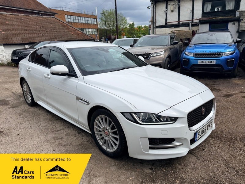 Jaguar XE R-sport White