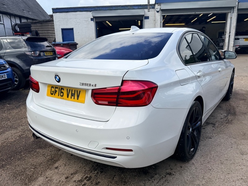 BMW 3 Series 318D Sport White #4