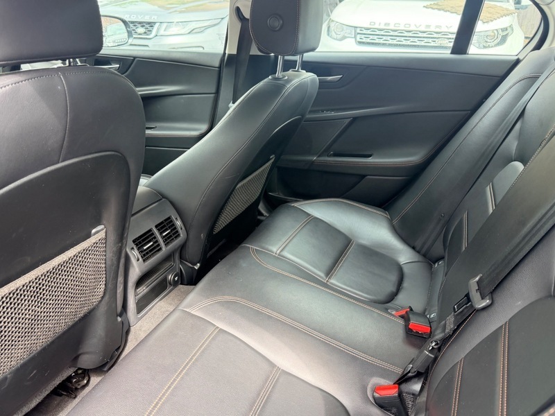 Jaguar XE D Prestige Awd EY19XOG Black #3