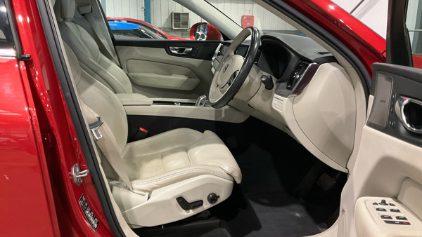 Volvo XC60 T8 Twin Engine Inscription SC68XDN Red #5