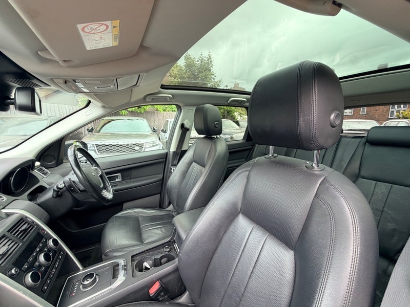 Land Rover Discovery Sport Td4 Hse Black CE18GPZ White #2