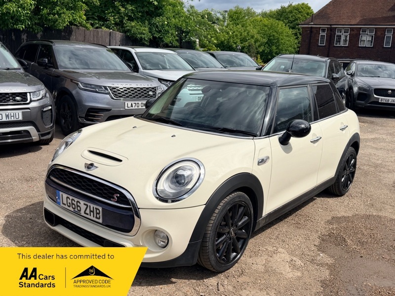 Mini Hatch Sd White