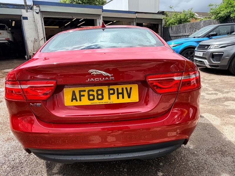 Jaguar XE D Se AF68PHV Red #5