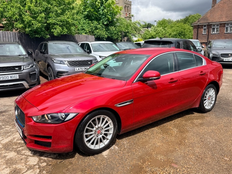Jaguar XE D Se AF68PHV Red #3