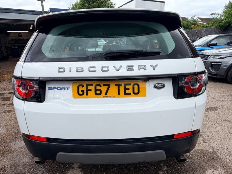 Land Rover Discovery Sport Ed4 Se Tech GF67TEO White #3