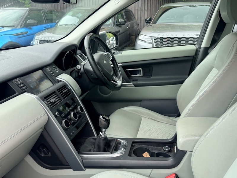Land Rover Discovery Sport Ed4 Se Tech GF67TEO White #6