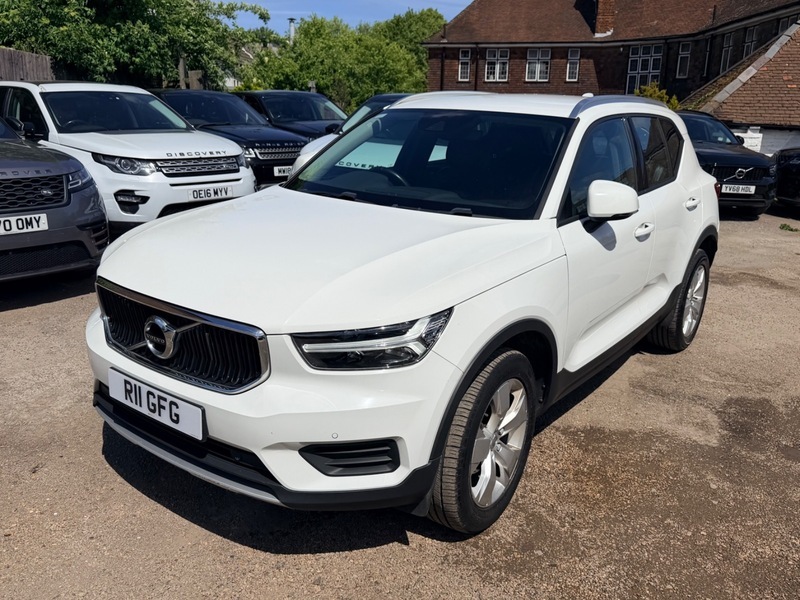 Volvo XC40 T3 Momentum R11GFG White #5